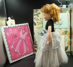 dc fashion doll 1 blonde side a
